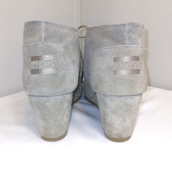 Tom's Desert Tan Genuine Suede Wedge Ankle Bootie Size 8.5 - Picture 6 of 17